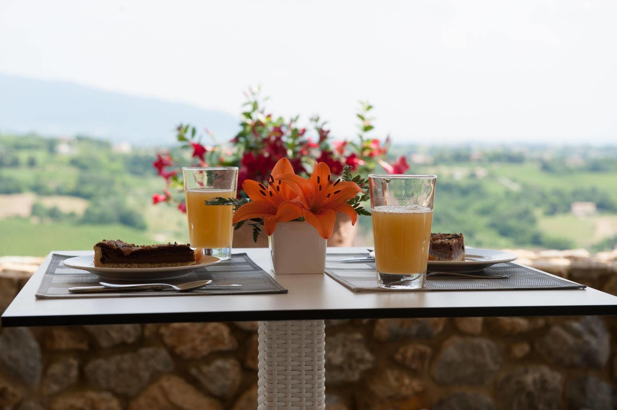 Villa Del Poggio Prosecco Bike Hotel San Pietro Di Feletto Екстериор снимка